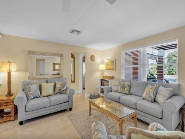 Great Value Two Bedroom Vacation Home with Pool and Spa